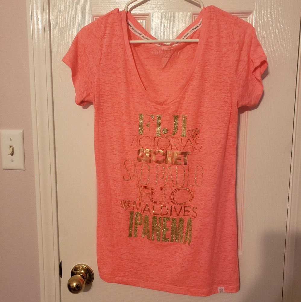 VS Large Pink tee